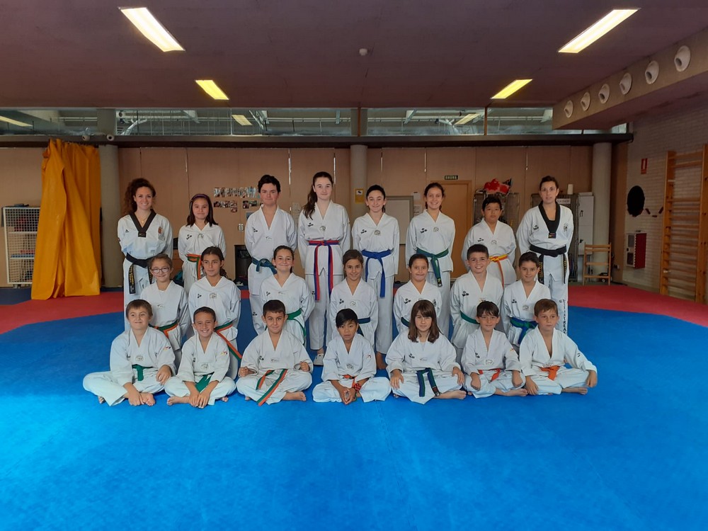 CTO ESPA&Ntilde;A POOMSAE INFANTIL